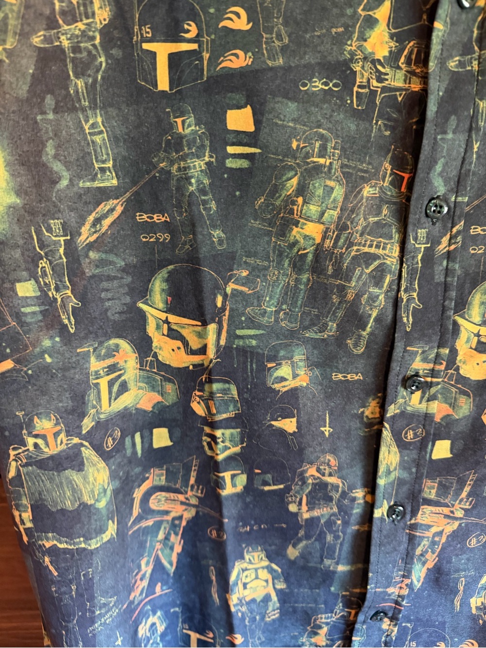 Star Wars Short Sleeve Button-Up Shirt - Mandalorian print - Picture 3 of 4